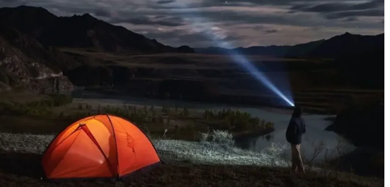 wuben flash light for camping